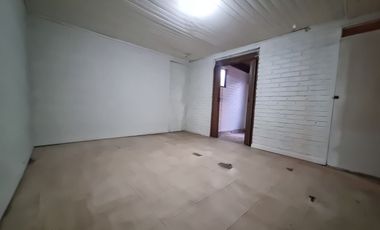 Casa Esquina Regularizada Con Depto Interior 2dorm /2baños