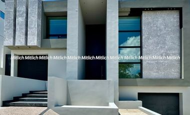 CASA EN VENTA RECAMARA EN PLANTA BAJA Y ALBERCA BOSQUES DE SAN FRANCISCO