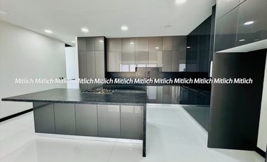 CASA EN VENTA RECAMARA EN PLANTA BAJA Y ALBERCA BOSQUES DE SAN FRANCISCO
