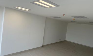 VENDO HERMOSO CONSULTORIO EN CLINICA CENTRAL DEL EJE