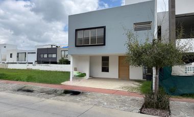 Soare II Casa NUEVA en RENTA Coto con Alberca