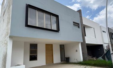 Soare II Casa NUEVA en RENTA Coto con Alberca