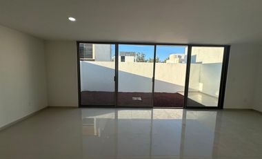 Soare II Casa NUEVA en RENTA Coto con Alberca