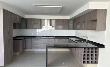 Soare II Casa NUEVA en RENTA Coto con Alberca