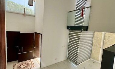 CASA EN RENTA 999 - LOMAS 1