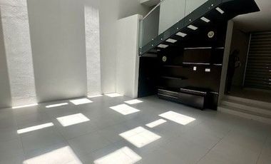 CASA EN RENTA 999 - LOMAS 1