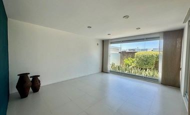 CASA EN RENTA 999 - LOMAS 1