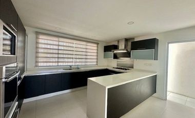 CASA EN RENTA 999 - LOMAS 1