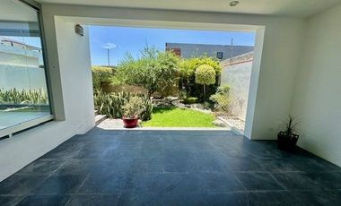 CASA EN RENTA 999 - LOMAS 1