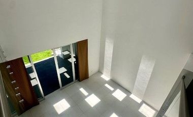 CASA EN RENTA 999 - LOMAS 1