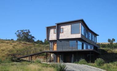Se vende amplia casa nueva a sólo 5 km de Frutillar