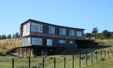 Se vende amplia casa nueva a sólo 5 km de Frutillar