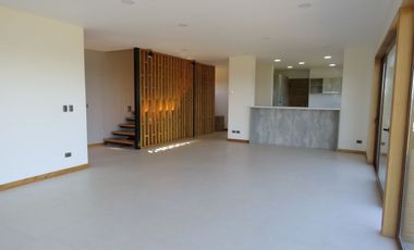 Se vende amplia casa nueva a sólo 5 km de Frutillar