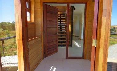 Se vende amplia casa nueva a sólo 5 km de Frutillar