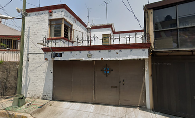 Casa en venta en Colonia Periodista, Benito Juárez CDMX precio de oportunidad, ¡Compra directamente con el Banco, no se aceptan créditos!