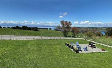 Tierra de Colonos Propiedades vende casa con espectacular vista al lago en el Sur de Chile