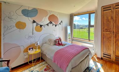 Tierra de Colonos Propiedades vende casa con espectacular vista al lago en el Sur de Chile
