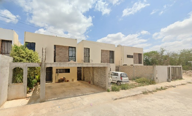 Casa en Venta Paseos de Opichen Mérida Yucatán ADJUDICADA