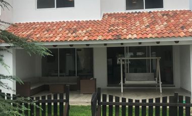 CASA AMUEBLADA EN RENTA EN LA CAMPIÑA DEL BOSQUE