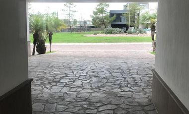 CASA AMUEBLADA EN RENTA EN LA CAMPIÑA DEL BOSQUE