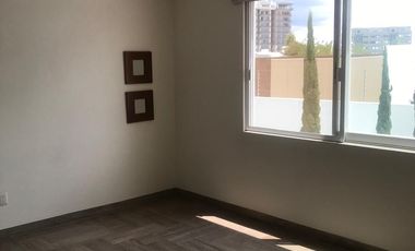CASA AMUEBLADA EN RENTA EN LA CAMPIÑA DEL BOSQUE