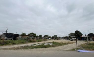 Venta terreno para uso comercial, gasolinera - Babahoyo (Viaducto)