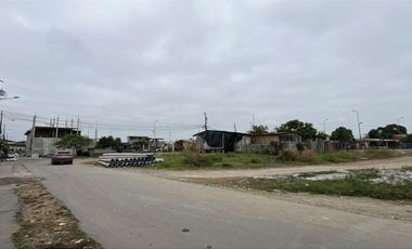 Venta terreno para uso comercial, gasolinera - Babahoyo (Viaducto)