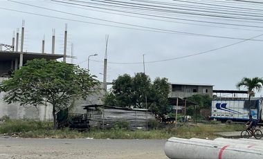 Venta terreno esquinero para uso comercial - Babahoyo