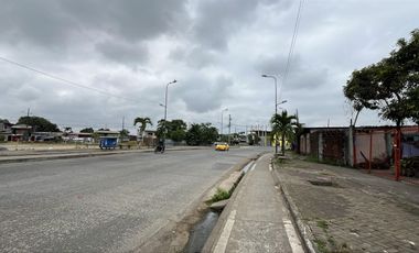 Venta terreno esquinero para uso comercial - Babahoyo