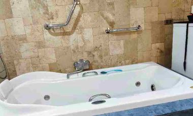 SE VENDE AMPLIA CASA EN SECTOR SAGRADOS CORAZONES / VILLA MAITEN