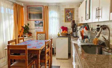 SE VENDE AMPLIA CASA EN SECTOR SAGRADOS CORAZONES / VILLA MAITEN