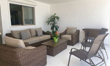 Casa en venta en la playa frente al mar en progreso