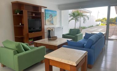 Casa en venta en la playa frente al mar en progreso