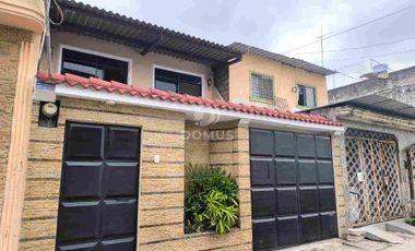 En venta Casa Amplia de 4 DORMITORIOS, Orquídeas