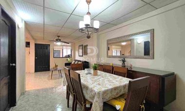 En venta Casa Amplia de 4 DORMITORIOS, Orquídeas