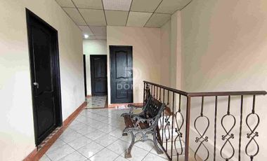 En venta Casa Amplia de 4 DORMITORIOS, Orquídeas