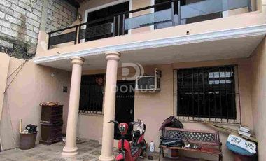 En venta Casa Amplia de 4 DORMITORIOS, Orquídeas