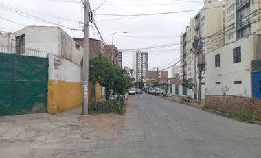 VENDO TERRENO, 487.25 M2, EN ESQUINA, ZONIFICACION CZ – RDA, 12 PISOS