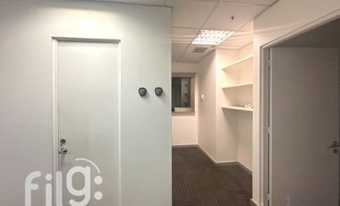 Arriendo Oficina de Alta Gama en Zona Financiera, Sector Empresarial