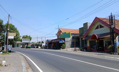COMMERCIAL PROPERTY ON RAYA TANGGULANGIN, SHOWROOM ROW OF BAGS & SHOES.. CHEAP
