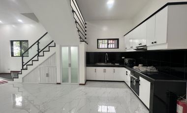 Fully Furnished w/ Overlooking View Deck House in Silangan San Mateo-JV2