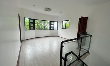 Fully Furnished w/ Overlooking View Deck House in Silangan San Mateo-JV2