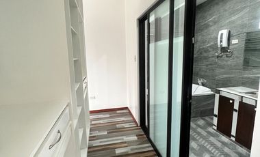 Fully Furnished w/ Overlooking View Deck House in Silangan San Mateo-JV2