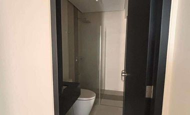 HIGH-VALUE ₱10M Turnkey 1BR Condo! Solinea Unit w/ Parking & Direct Ayala Center View