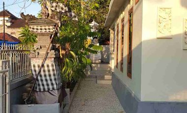 Dijual Rumah 2 Kamar Tidur Unfurnished lokasi dalam Perumahan di Nusa Dua Bali