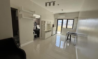 Energy-Efficient Living! ₱6.3M Semi-Furnished 1BR Condo with Inverter ACs & Balcony in Mabolo, Cebu