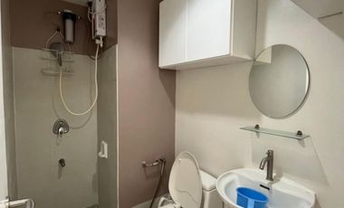 Energy-Efficient Living! ₱6.3M Semi-Furnished 1BR Condo with Inverter ACs & Balcony in Mabolo, Cebu