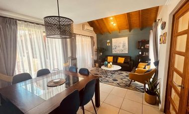 VENDE CASA EN SELECTO BARRIO DE MACHALI