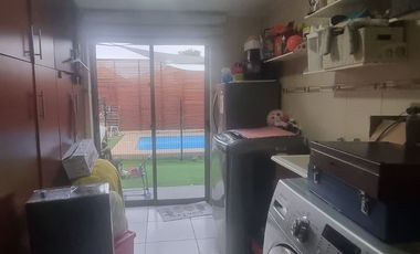 VENDE CASA EN SELECTO BARRIO DE MACHALI