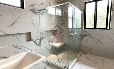 SH118 FOR SALE Brand New 7BR House with Pool in White Plains, Quezon City